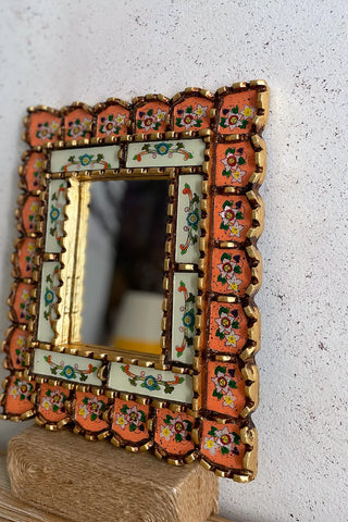 Espejo peruano pintado a mano, 30 cm - Salmón