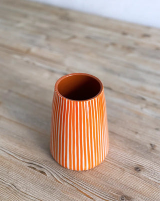 Jarrón artesanal Rayas Finas Vulcano, 17 cm - Naranja