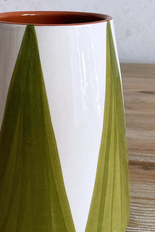 Jarrón artesanal Triángulos, 18 cm - Oliva