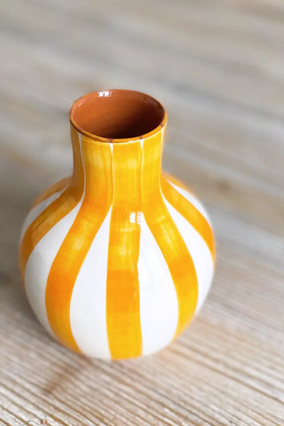 Jarroncito artesanal Rayas, 13 cm - Mandarina