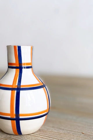 Jarroncito artesanal Cuadros, 13 cm - Navy y Naranja