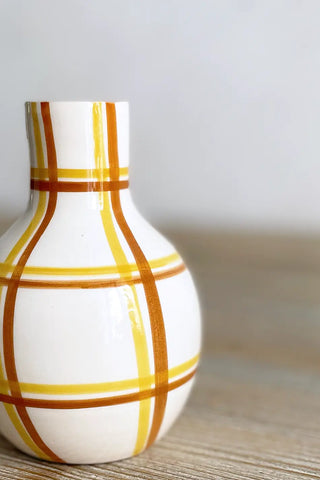 Jarroncito artesanal Cuadros, 13 cm - Ocre y Tierra