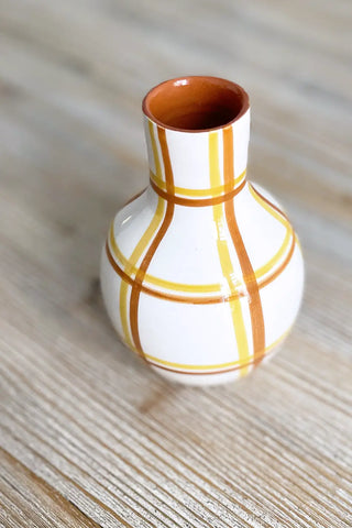 Jarroncito artesanal Cuadros, 13 cm - Ocre y Tierra