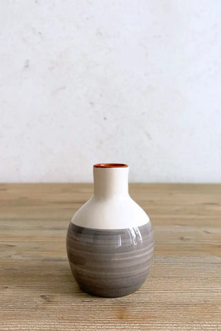 Jarroncito artesanal Contraste, 13 cm - Gris
