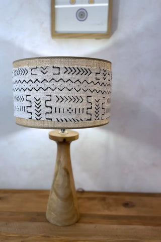 Pantalla para lámpara con tejido bogolán, 30 cm
