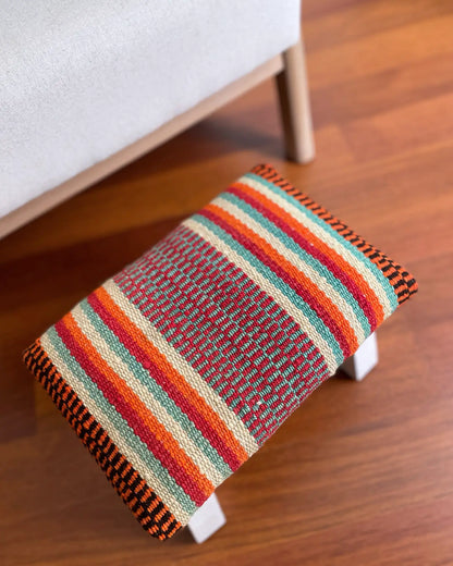 Taburete Pequeño con Tejido Peruano Naranja