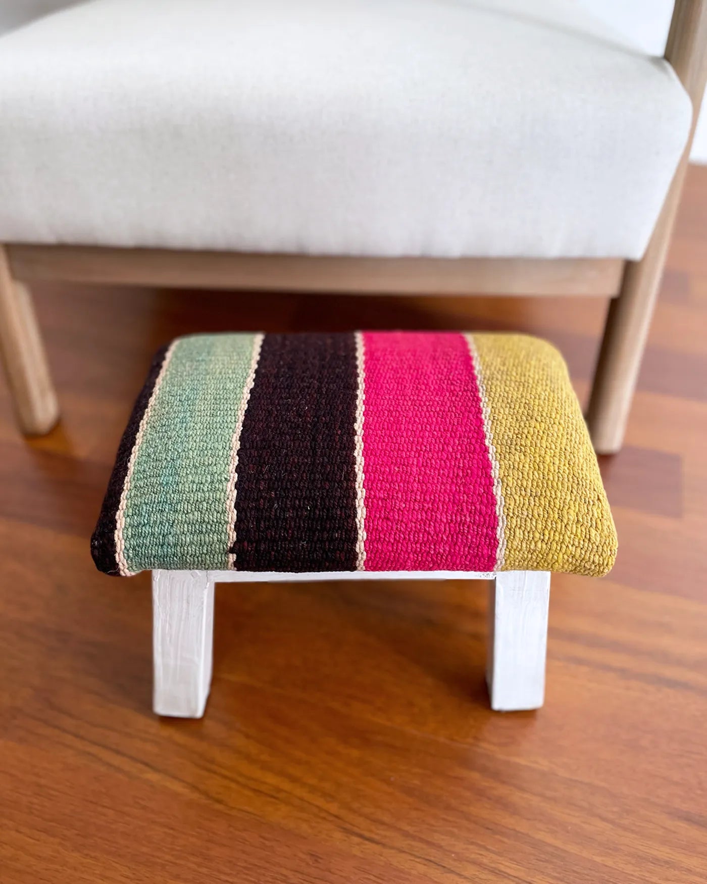 Taburete Pequeño con Tejido Peruano Multicolor