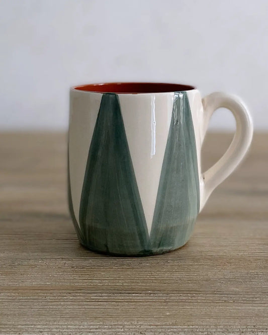 Taza Grande Artesanal Triángulos Verde Salvia