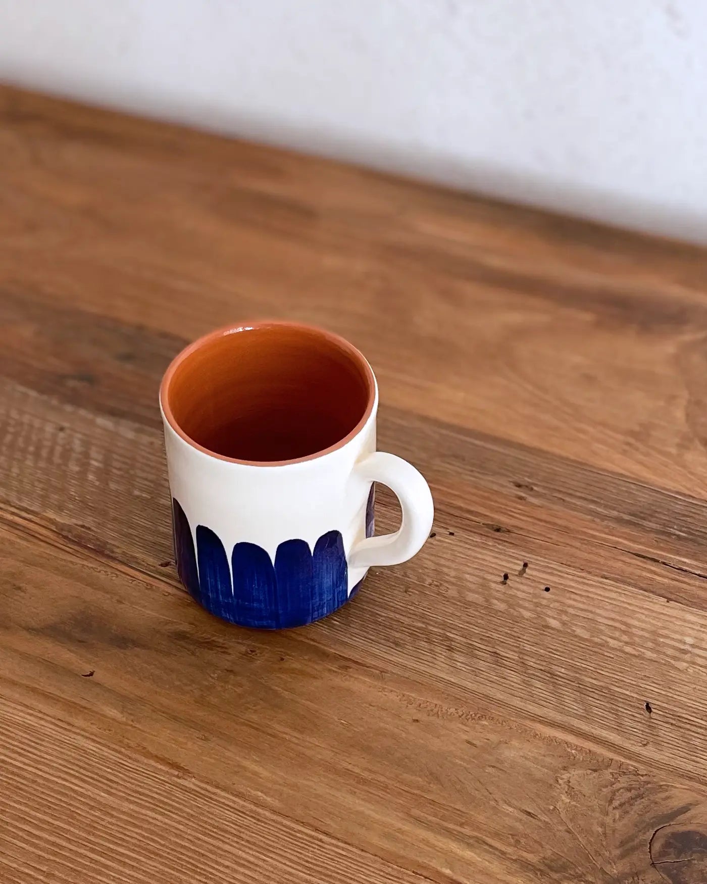 Taza Artesanal de Cerámica Dedos Azul Marino