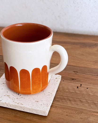 Taza Artesanal de Cerámica Dedos Marrón