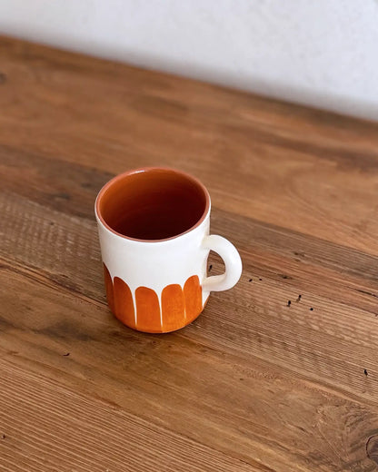 Taza Artesanal de Cerámica Dedos Marrón